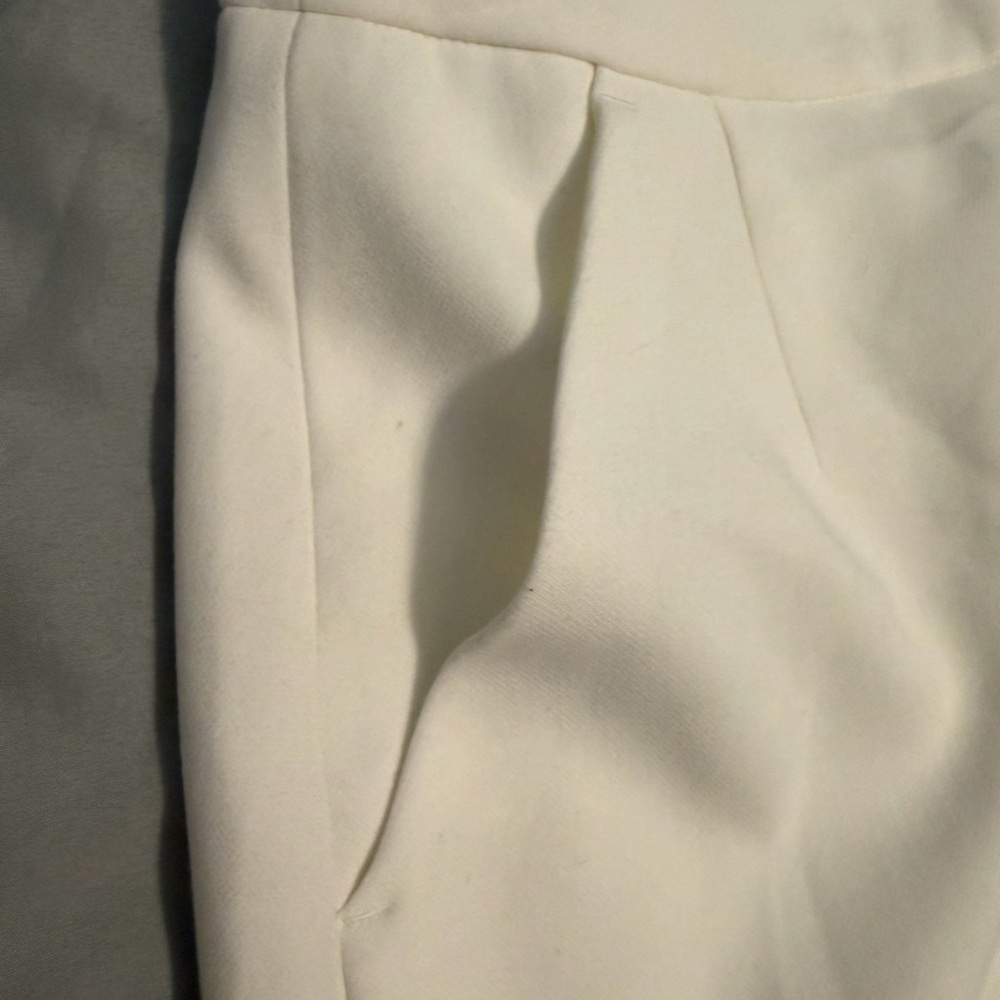French Connection White Mini Skirt with Front Seam Detail Women’s size 4 NWT - Picture 8 of 9